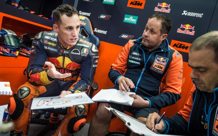 Пол Треватан, шеф Пола Эспаргаро в KTM Factory Racing (2019) Пол Треватан, шеф Пола Эспаргаро в KTM Factory Racing (2019)