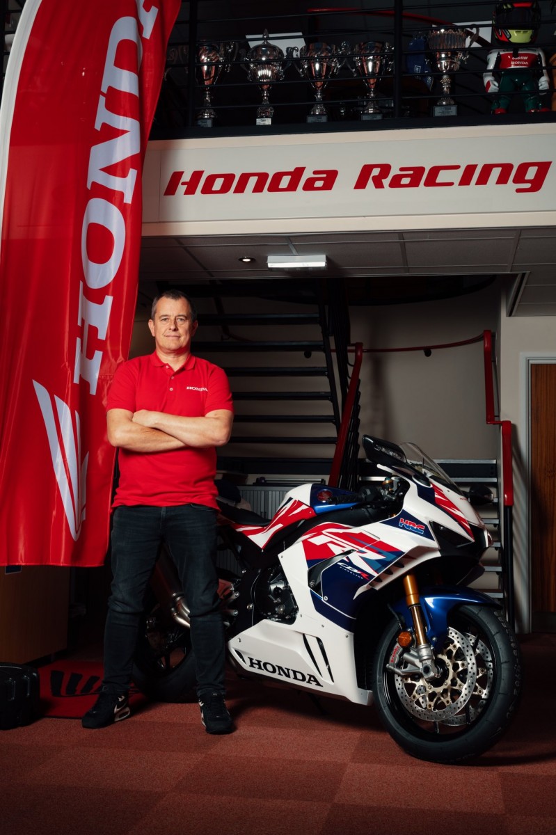 Джон МакГиннесс возвращается на Isle of Man TT с Honda Racing в 2022 году Джон МакГиннесс возвращается на Isle of Man TT с Honda Racing в 2022 году