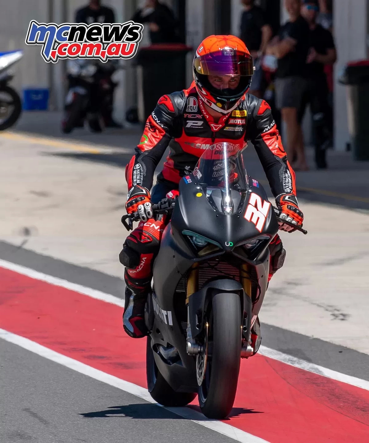 Фотографии mcnews.com.au - Оли Бейлисс и его новый Ducati V2 на тестах в The Bend Фотографии mcnews.com.au - Оли Бейлисс и его новый Ducati V2 на тестах в The Bend