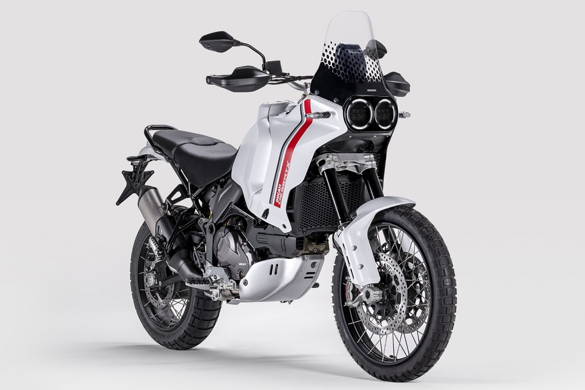 Первый раллийный мотоцикл Ducati DesertX (2022) Первый раллийный мотоцикл Ducati DesertX (2022)