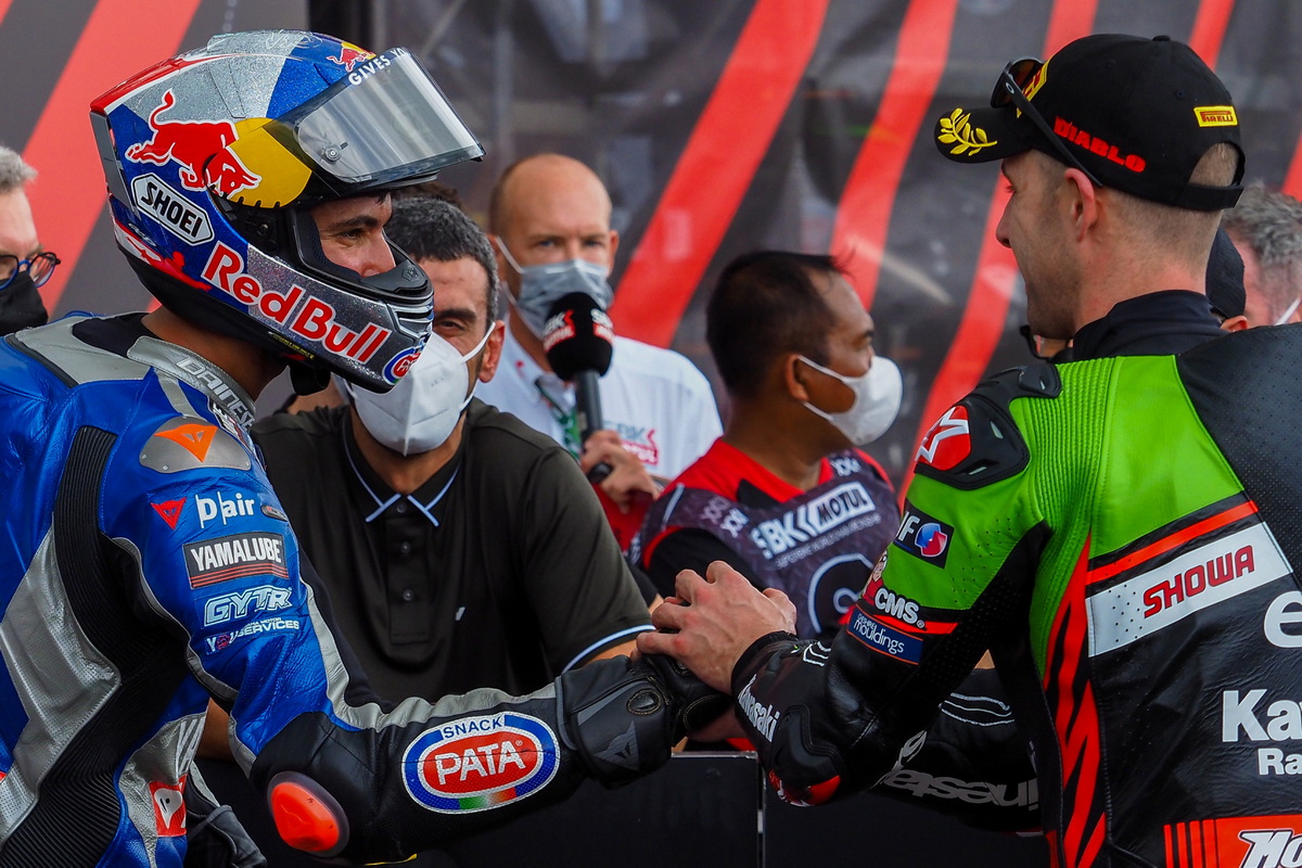 Противостояние Джонатана Рэя и Топрака Разгатлиоглу в WorldSBK 2021 - вот, на что похож сезон Формулы-1! Противостояние Джонатана Рэя и Топрака Разгатлиоглу в WorldSBK 2021 - вот, на что похож сезон Формулы-1!