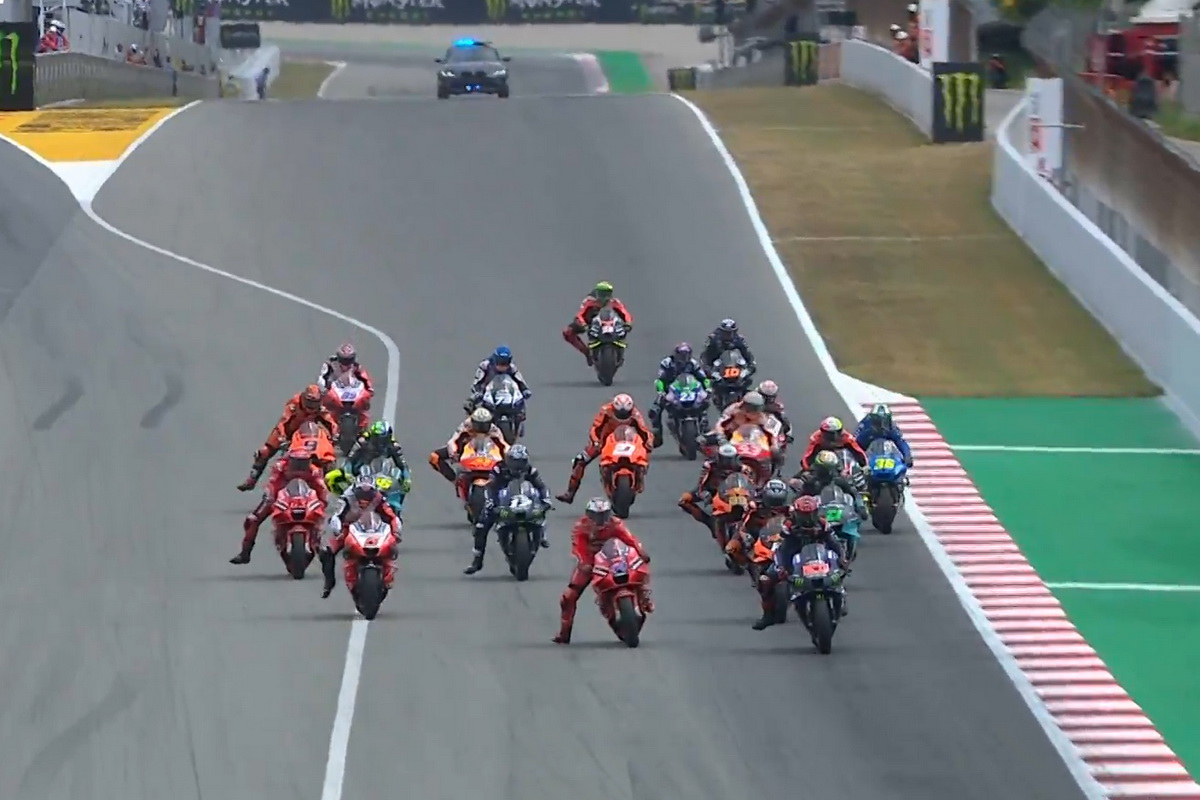 Старт Гран-При Каталонии MotoGP Старт Гран-При Каталонии MotoGP