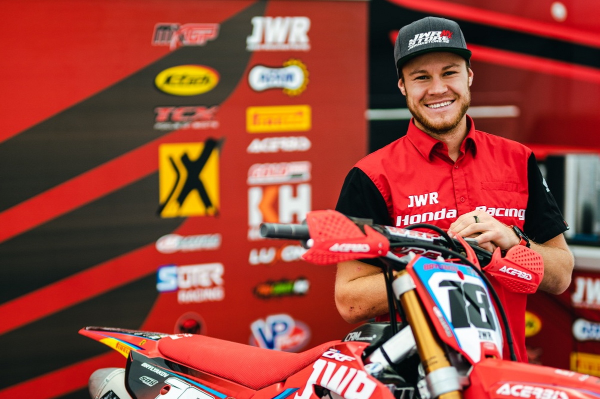 Всеволод Брыляков остается в JWR Honda Racing Всеволод Брыляков остается в JWR Honda Racing
