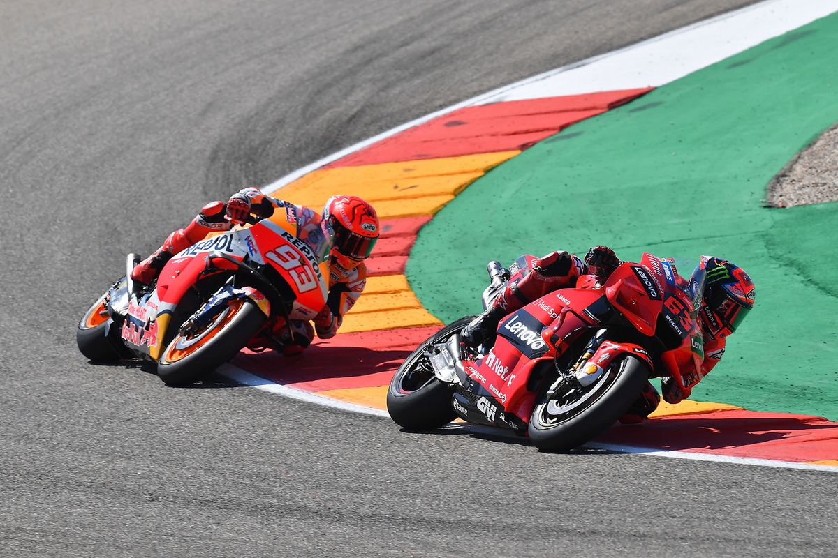 Безупречная победа над 6-кратным чемпионом MotoGP: Баньяя раскрыл свой потенциал Безупречная победа над 6-кратным чемпионом MotoGP: Баньяя раскрыл свой потенциал