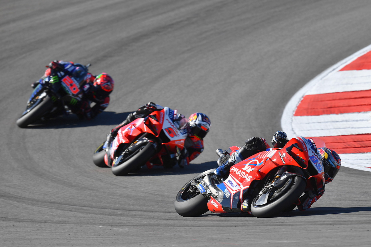 Pramac Racing уверенно сдержала Фабио Куартараро Pramac Racing уверенно сдержала Фабио Куартараро