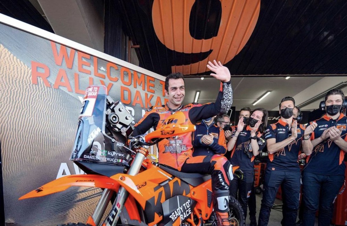 Данило Петруччи получил шанс выйти на старт Дакара от KTM Factory Racing Данило Петруччи получил шанс выйти на старт Дакара от KTM Factory Racing