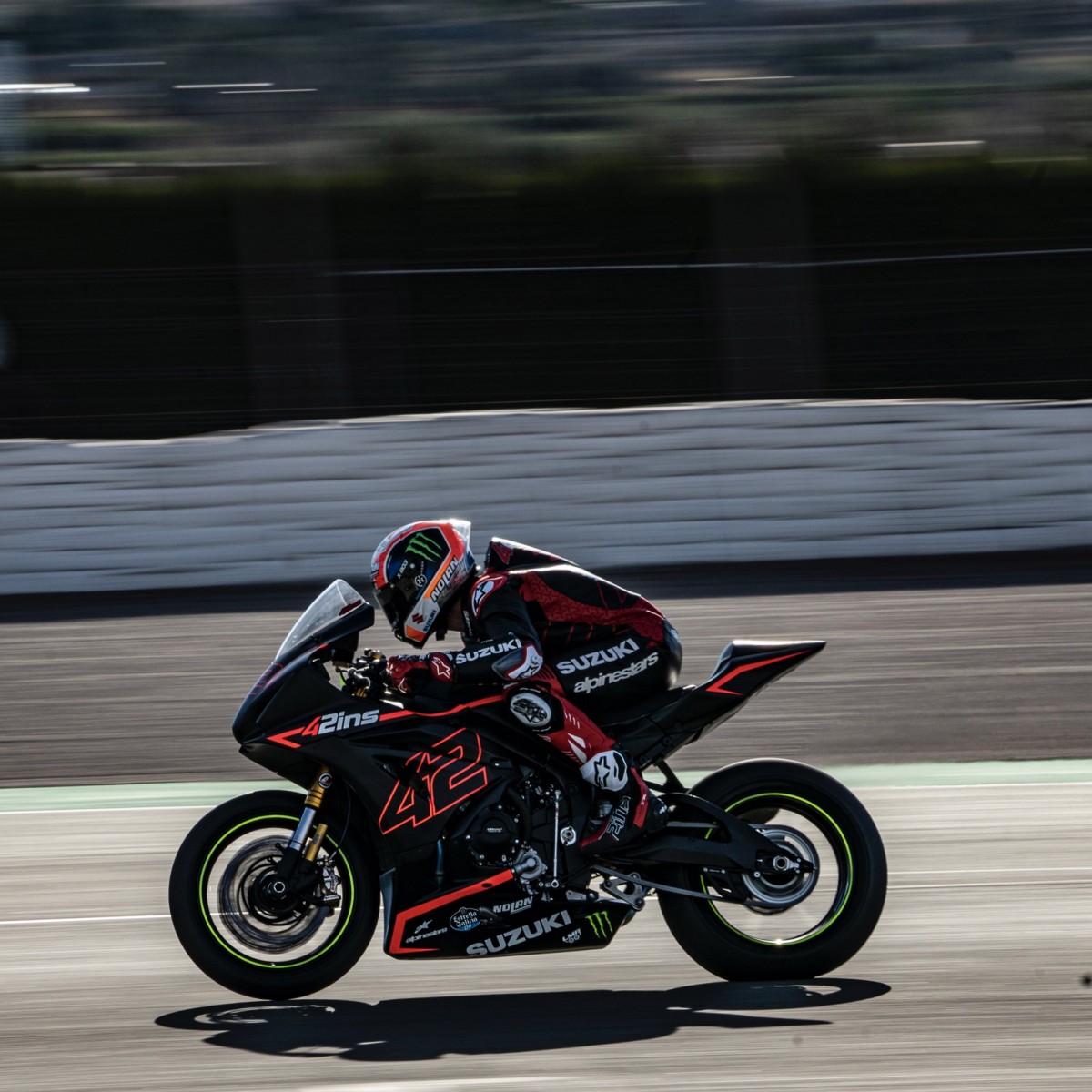 Алекс Ринс, Team Suzuki ECSTAR на зимних тренировках в Картахене Алекс Ринс, Team Suzuki ECSTAR на зимних тренировках в Картахене