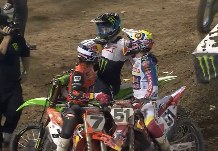 Андерсон выиграл гонку в Окленде, но Барша вышел в лидеры чемпионата AMA Supercross 450SX Андерсон выиграл гонку в Окленде, но Барша вышел в лидеры чемпионата AMA Supercross 450SX