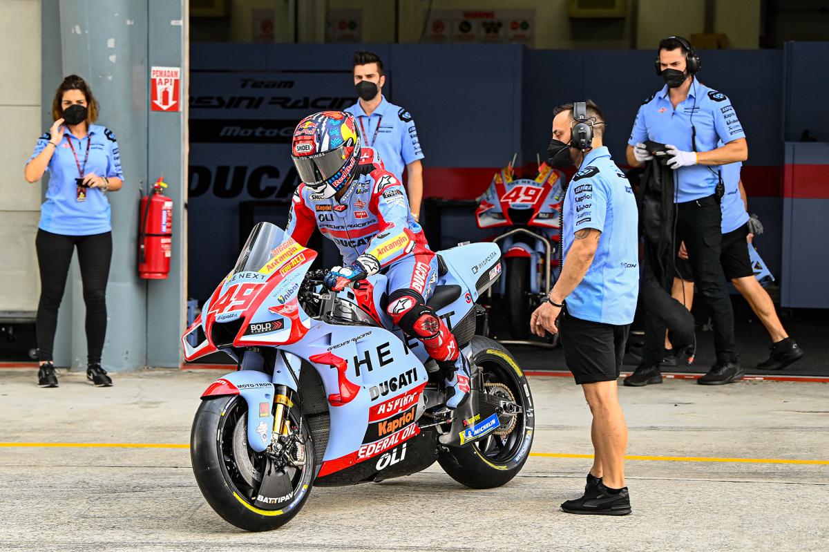 Фабио Ди Джианантонио на тестах MotoGP в Сепанге Фабио Ди Джианантонио на тестах MotoGP в Сепанге