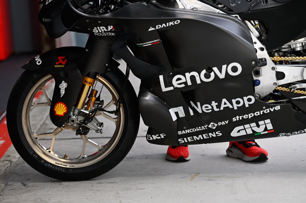 Тестовый прототип Ducati Desmosedici GP22 в деталях Тестовый прототип Ducati Desmosedici GP22 в деталях