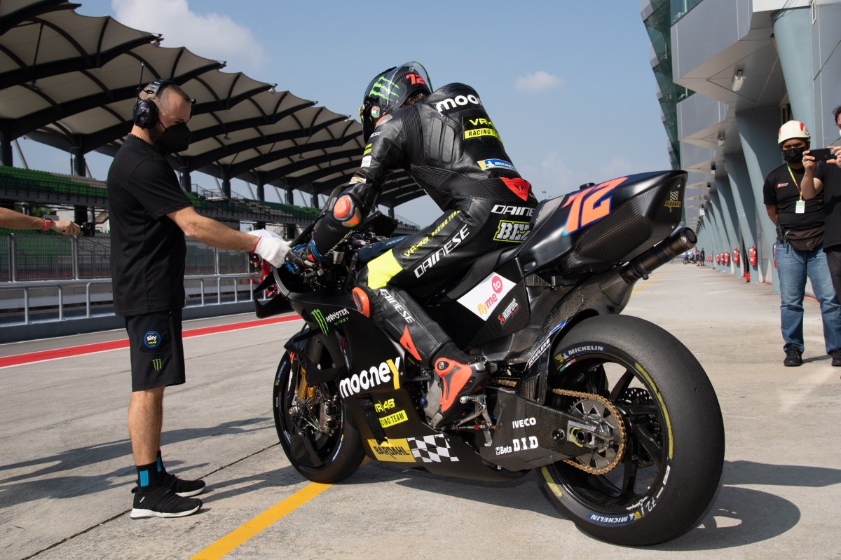 Марко Беццекки стартует на Ducati Desmosedici GP21 Марко Беццекки стартует на Ducati Desmosedici GP21