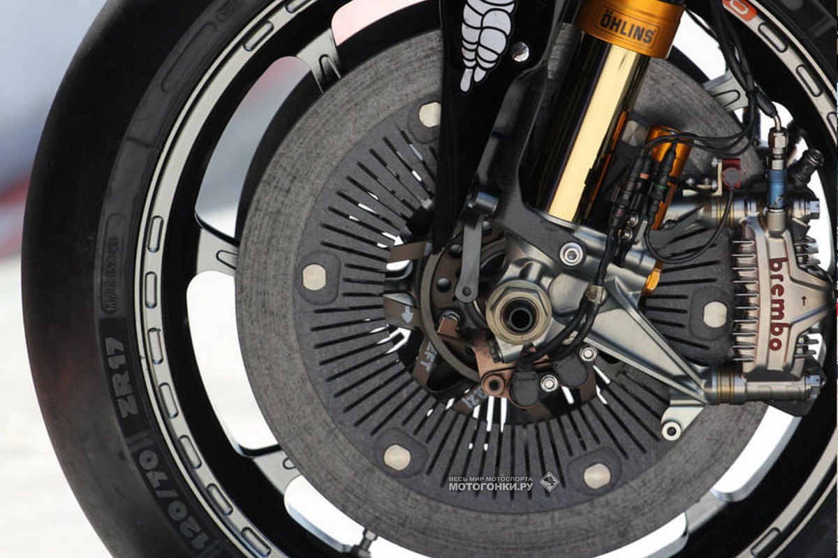 Карбоновые тормозные диски Brembo с рассеивателем тепла Карбоновые тормозные диски Brembo с рассеивателем тепла