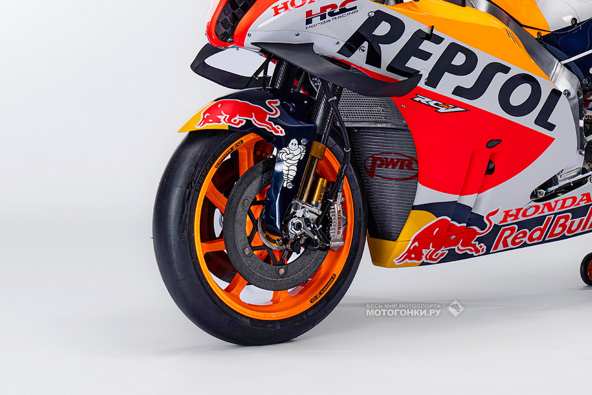 Тормоза Brembo и вилка Ohlins Тормоза Brembo и вилка Ohlins