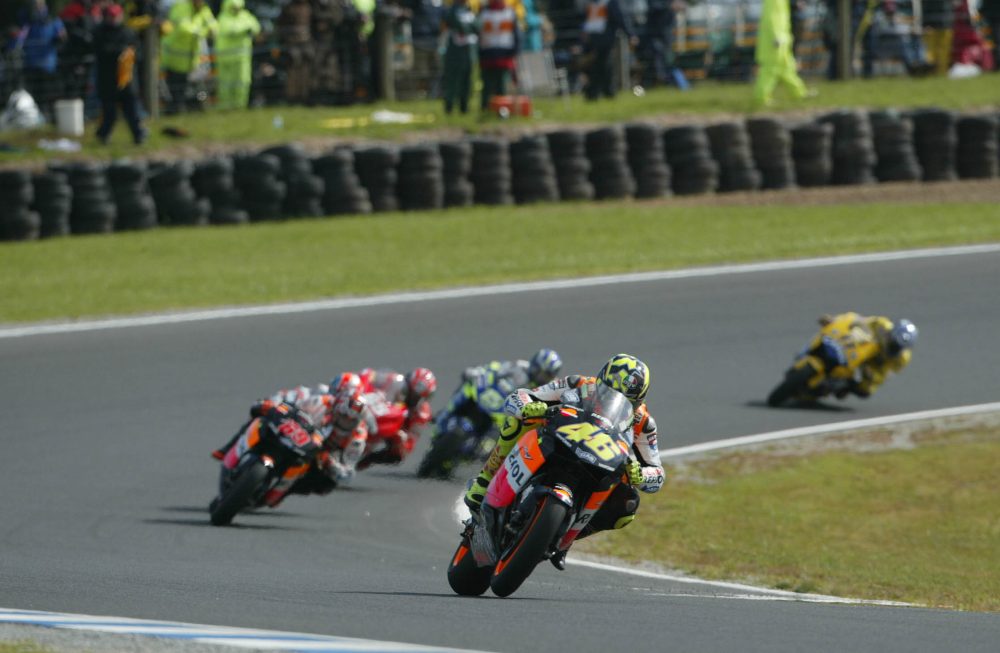 Победа на Phillip Island после 10 секунд штрафа в 2003 Победа на Phillip Island после 10 секунд штрафа в 2003