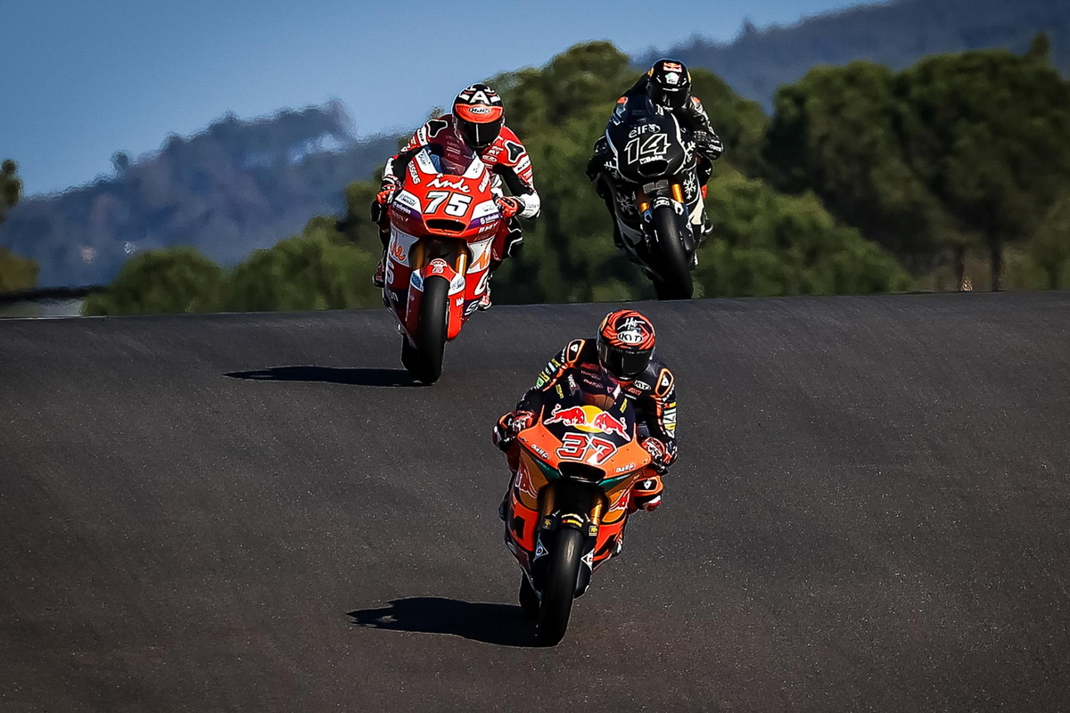 Августо Фернандес и Альберт Аренас, тесты IRTA Moto2 Portimao Августо Фернандес и Альберт Аренас, тесты IRTA Moto2 Portimao