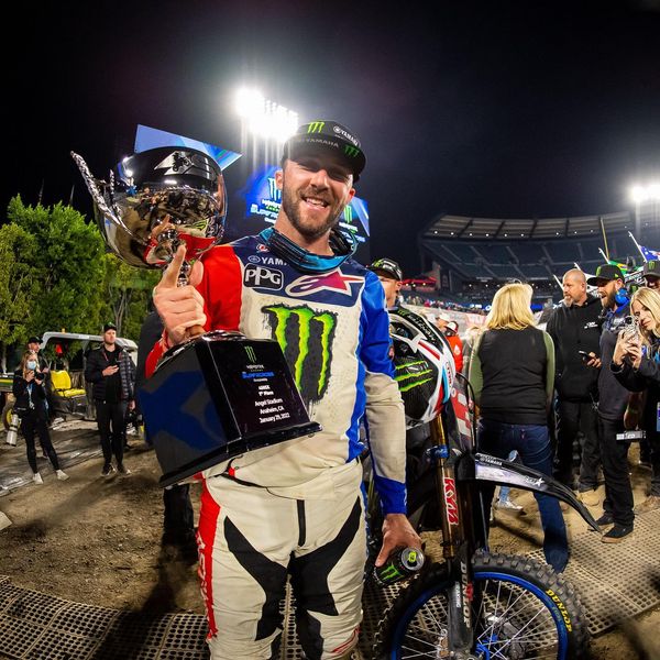 Элай Томак уверенной походкой идет к титулу чемпиона AMA Supercross 450SX 2022 Элай Томак уверенной походкой идет к титулу чемпиона AMA Supercross 450SX 2022