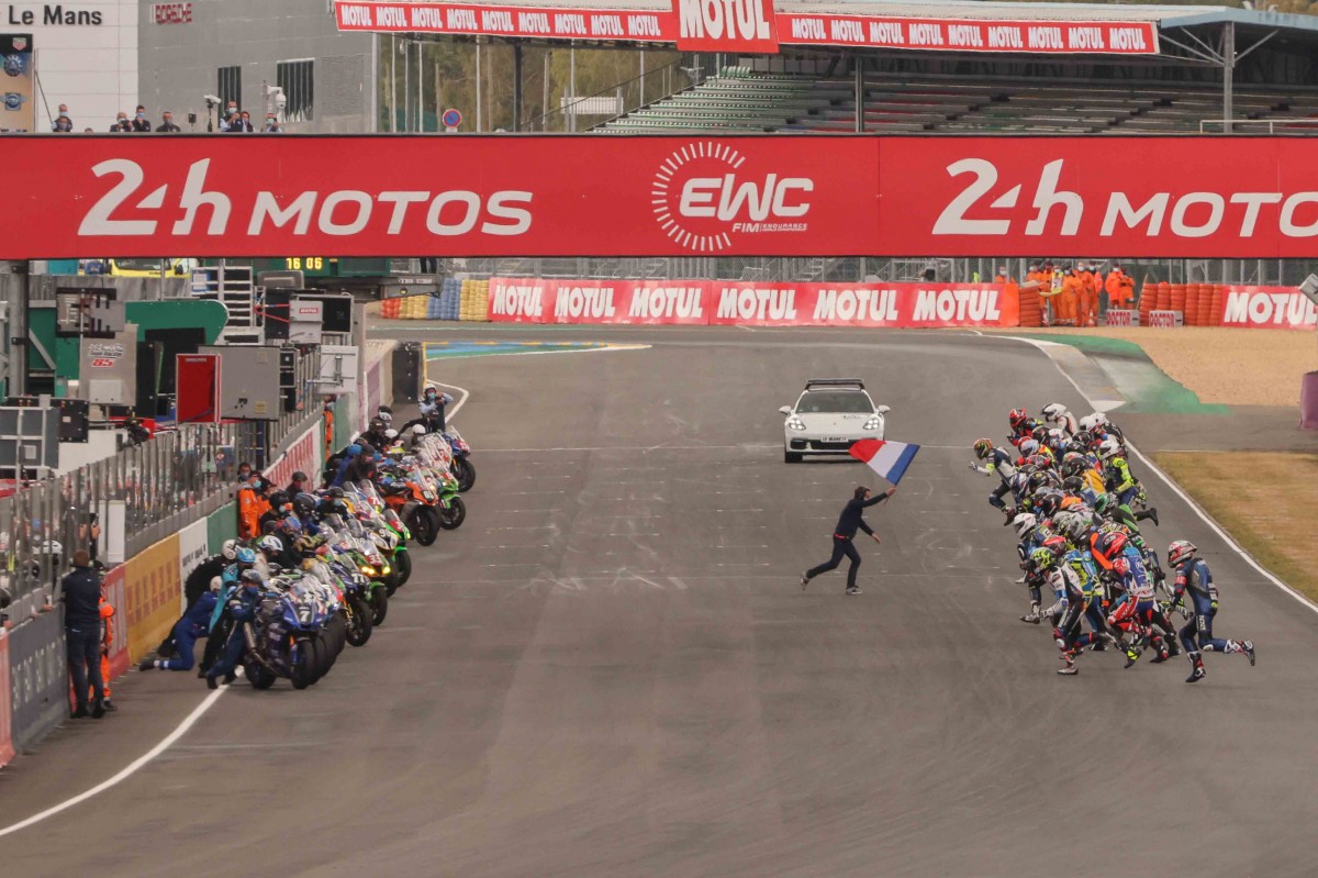 Старт 24 Heures Motos 2021 Старт 24 Heures Motos 2021