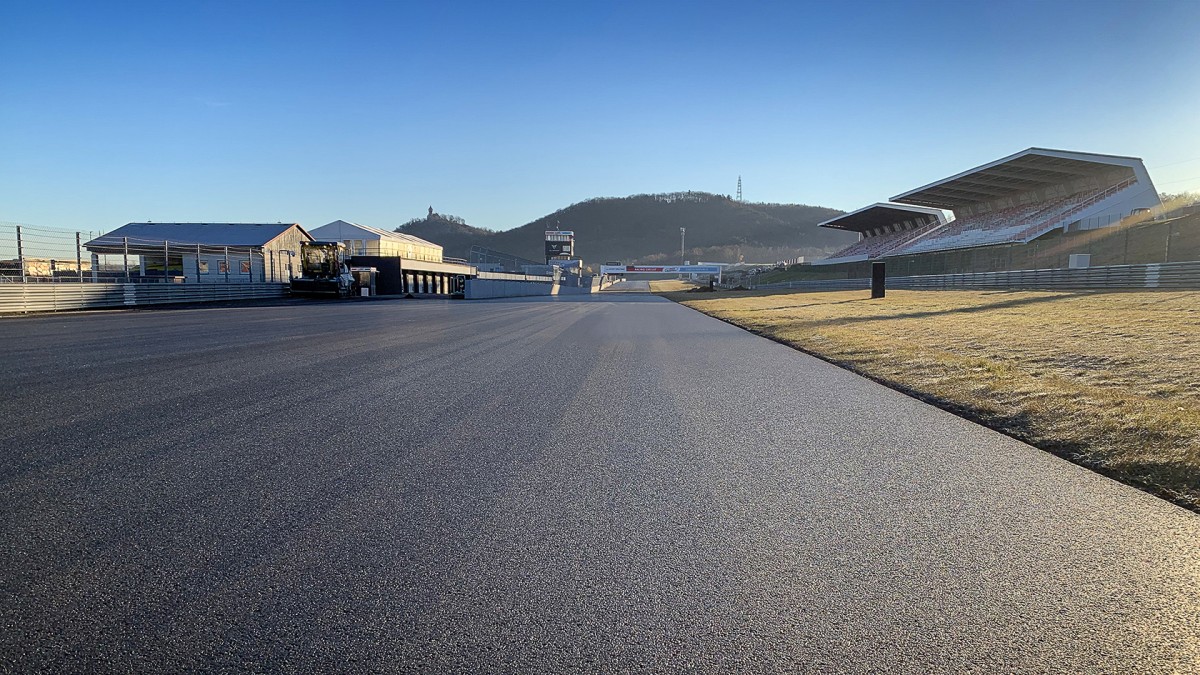 Новый асфальт Autodrom Most Новый асфальт Autodrom Most