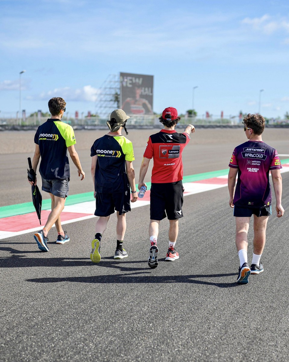 Повторное знакомство с Mandalika International Street Circuit после смены асфальта Повторное знакомство с Mandalika International Street Circuit после смены асфальта