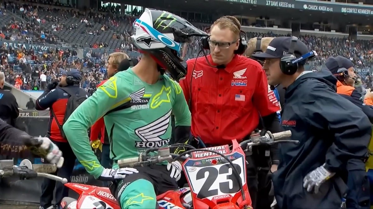 Чейз Секстон из Team Honda HRC не вышел на старт Main Event в Сиэтле Чейз Секстон из Team Honda HRC не вышел на старт Main Event в Сиэтле