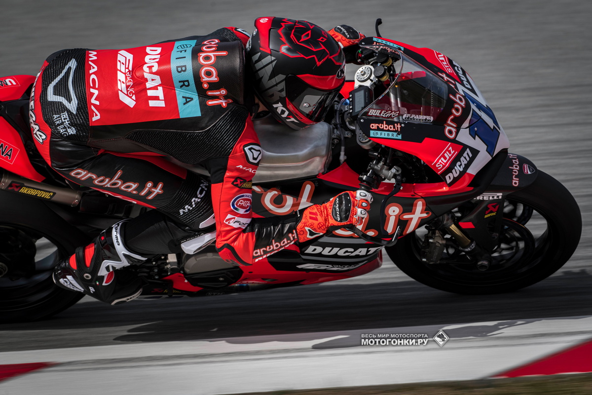 Николо Булега на тестах с Ducati V2 в Барселоне Николо Булега на тестах с Ducati V2 в Барселоне