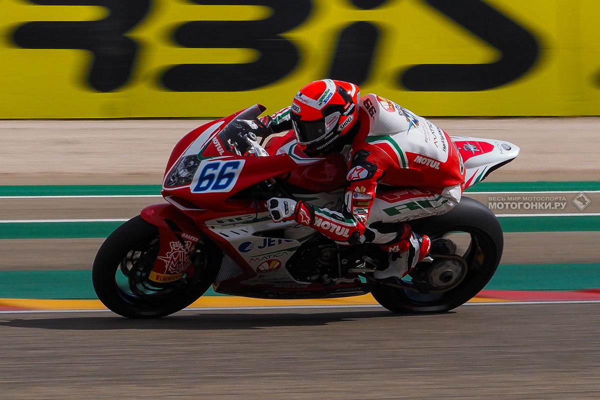 Ники Туули на новеньком MV Agusta F3 800 RR Ники Туули на новеньком MV Agusta F3 800 RR