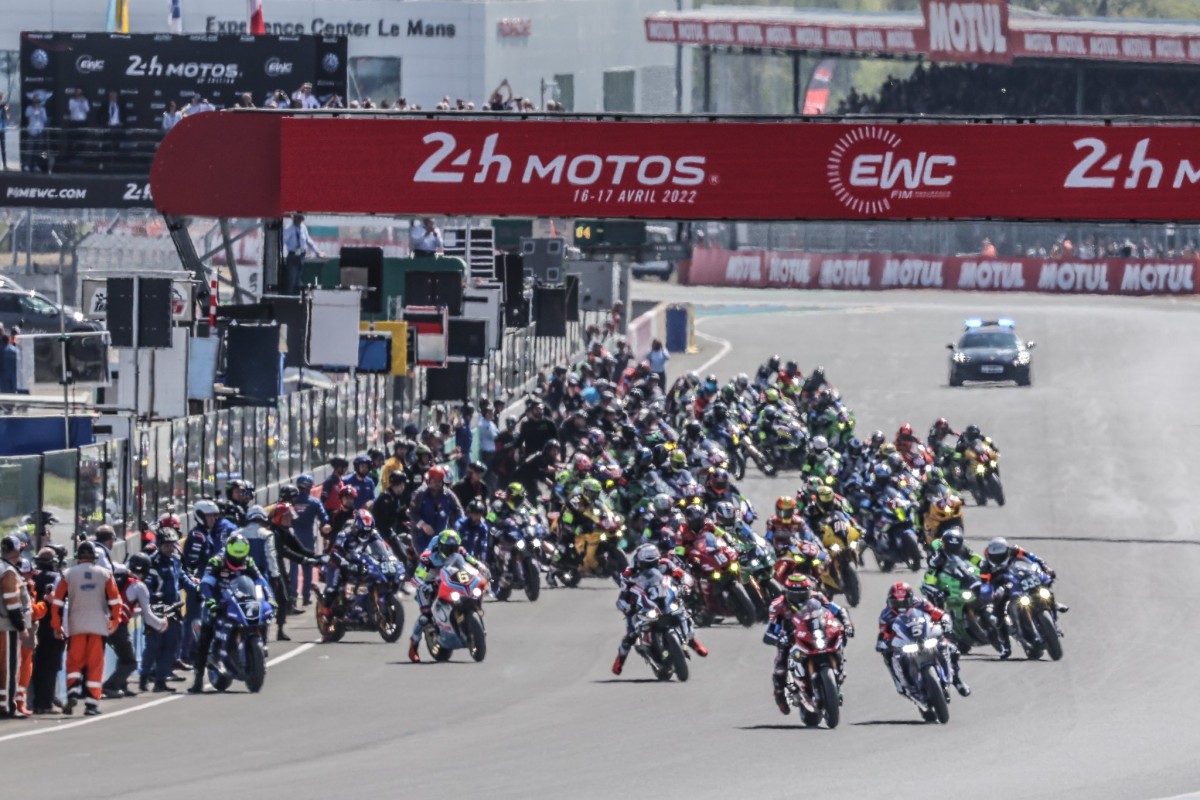 Старт 24 Heures Motos 2022 Старт 24 Heures Motos 2022