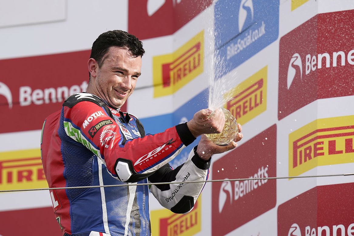 Гленн Ирвайн, победитель 1 этапа BSB, Honda Racing UK Гленн Ирвайн, победитель 1 этапа BSB, Honda Racing UK