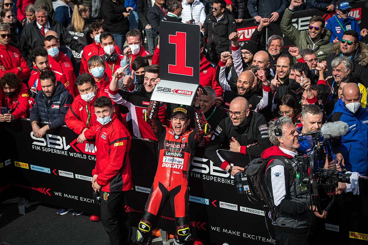 Альваро Баутиста вышел в лидеры чемпионата World Superbike Альваро Баутиста вышел в лидеры чемпионата World Superbike