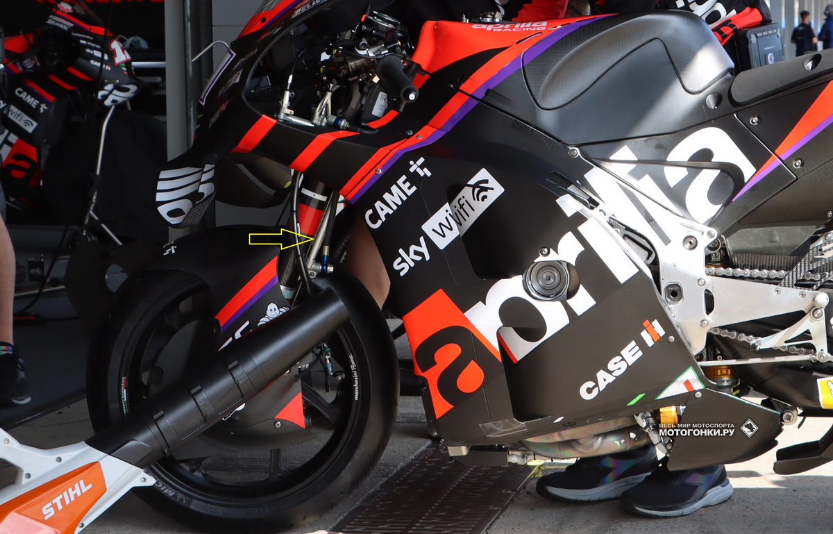 Aprilia RS-GP Алеша Эспаргаро на тестах IRTA MotoGP в Хересе Aprilia RS-GP Алеша Эспаргаро на тестах IRTA MotoGP в Хересе