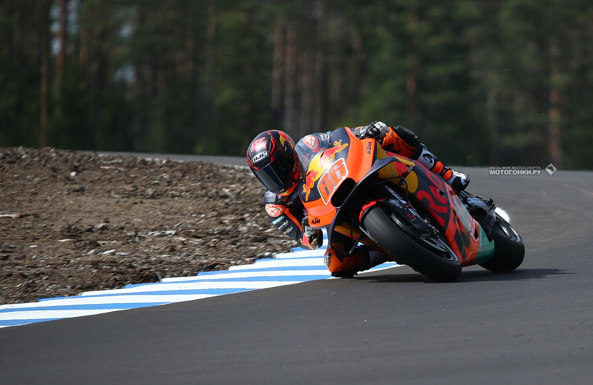 Мика Каллио, тест-пилот KTM на тестах KymiRing в августе 2019 года Мика Каллио, тест-пилот KTM на тестах KymiRing в августе 2019 года