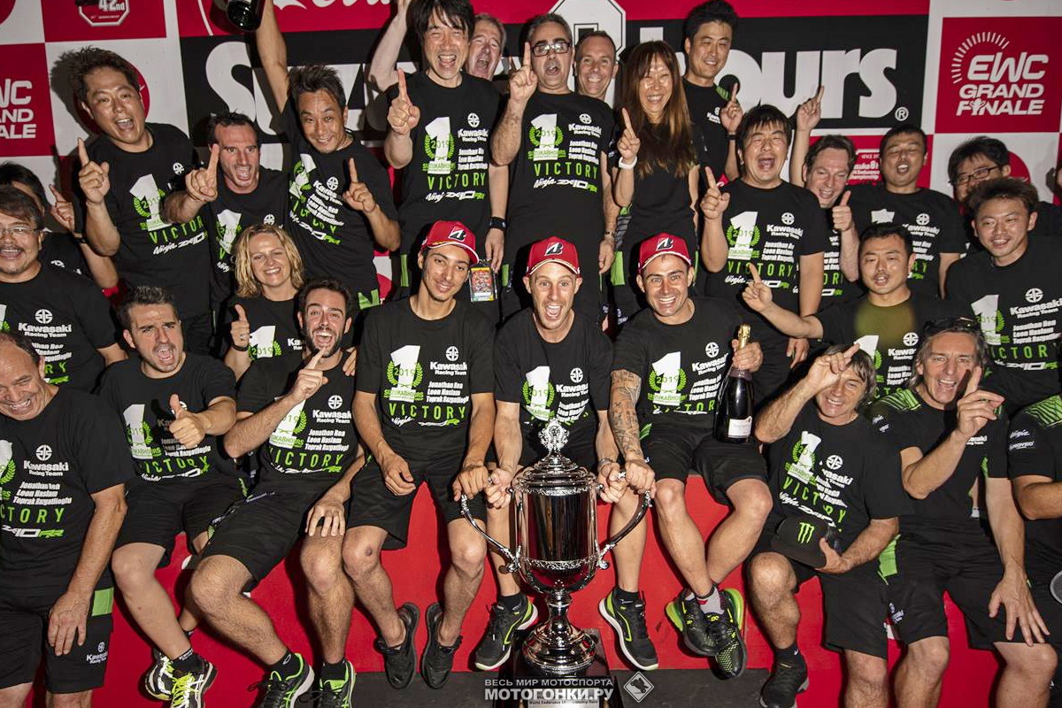 Джонатан Рэй и Леон Хезлам выиграли Suzuka 8 Hours для Kawasaki в 2019 году Джонатан Рэй и Леон Хезлам выиграли Suzuka 8 Hours для Kawasaki в 2019 году