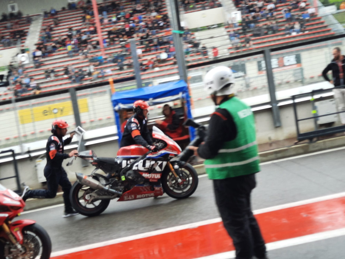 У Yoshimura SERT проблемы со сцеплением У Yoshimura SERT проблемы со сцеплением