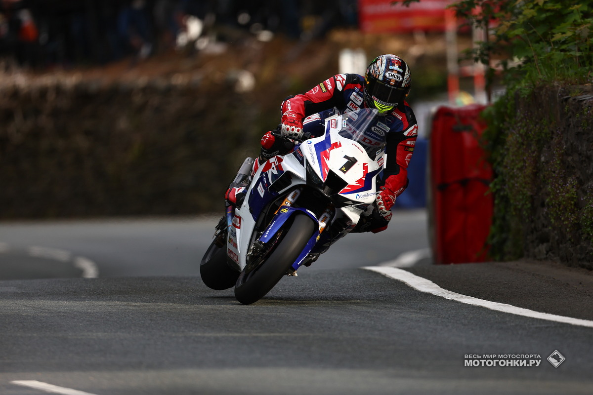 Ветеран Isle of Man TT Джон МакГиннесс на 9-м месте в гонке SeniorTT 2022 Ветеран Isle of Man TT Джон МакГиннесс на 9-м месте в гонке SeniorTT 2022
