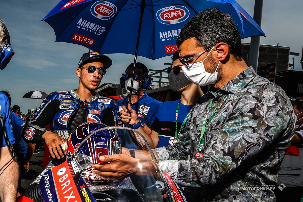 Кенан Софуглу привел Топрака Разгатлиоглу к победе в чемпионате World Superbike в 2021 Кенан Софуглу привел Топрака Разгатлиоглу к победе в чемпионате World Superbike в 2021