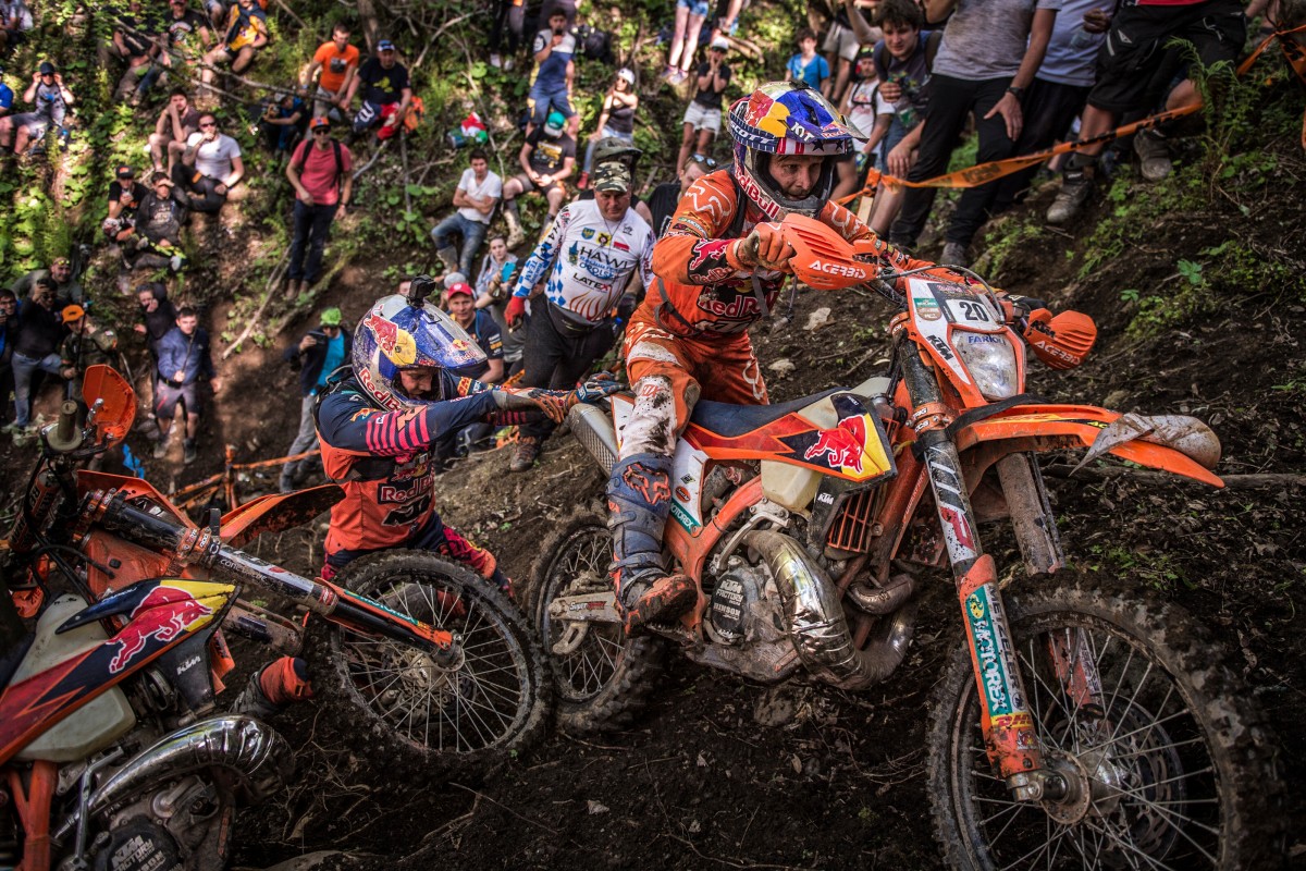 Штурм маршрута участниками Red Bull Erzbergrodeo - предварительные этапы Штурм маршрута участниками Red Bull Erzbergrodeo - предварительные этапы