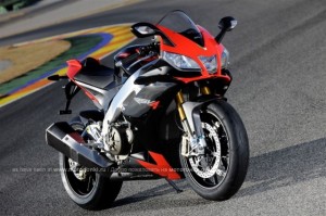����� �������� ������ Aprilia RSV4 ��-�� ������� � �������