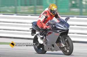MV Agusta F4 1000 - ������ �����������