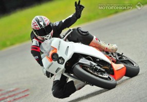 ����� ������� KTM Duke 690 �� ������