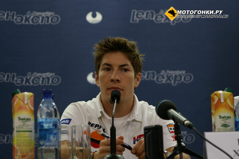 МОТОГОНКИ.РУ: Чемпион мира MotoGP Никки Хейден в Санкт-Петербурге