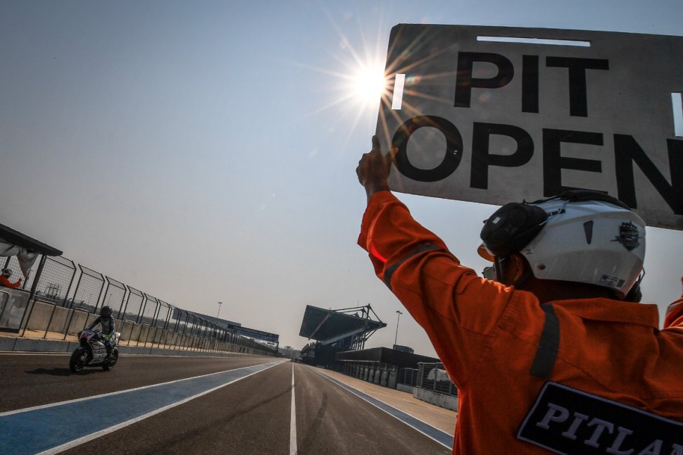 CHANG INTERNATIONAL CIRCUIT CHANG INTERNATIONAL CIRCUIT
