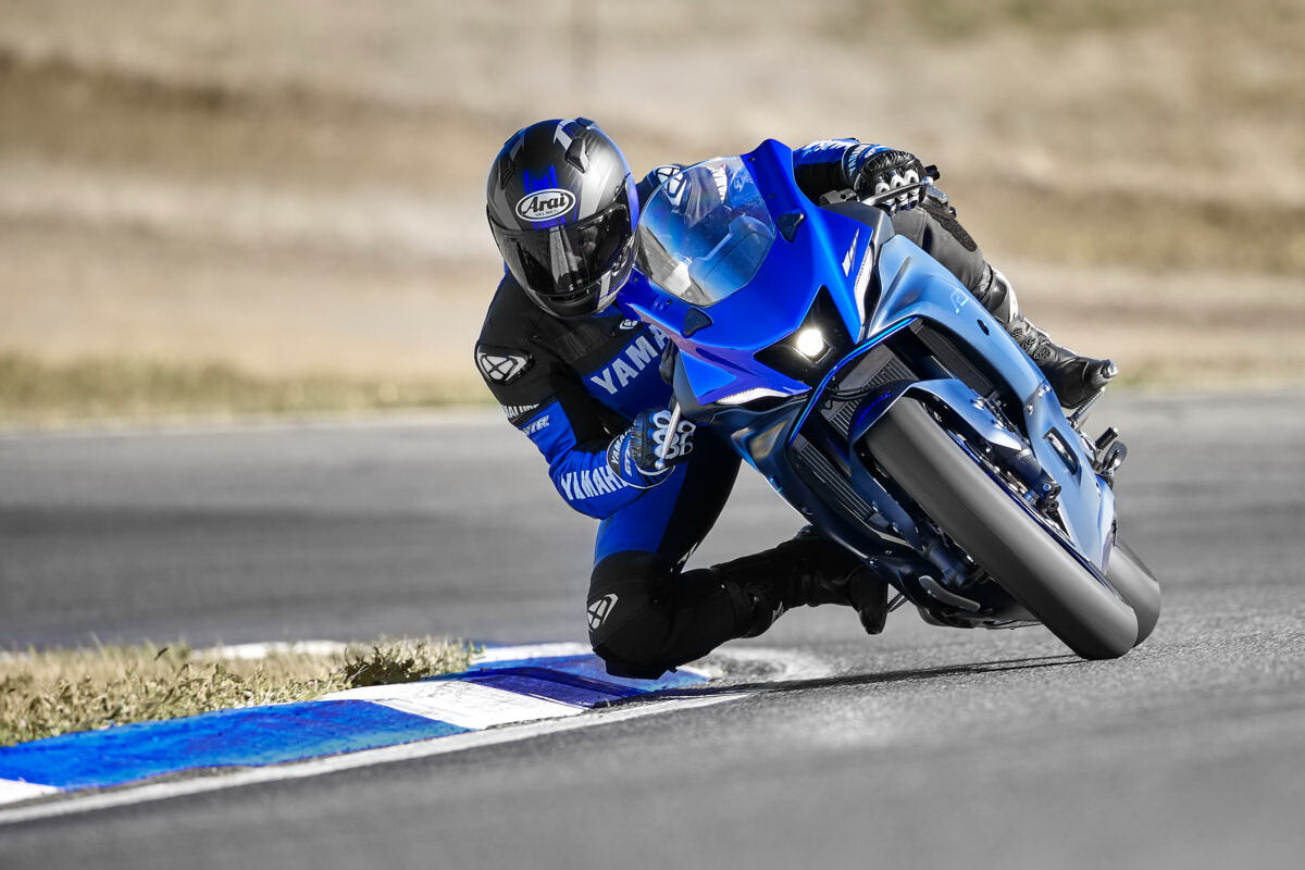 YAMAHA YZF700R7 YAMAHA YZF700R7