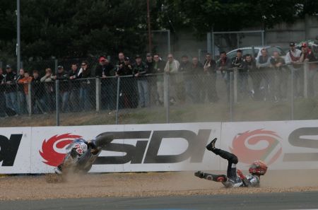 Дополнительное изображение к новости MotoGP: Хорхе Лоренцо чудом избегает повторного перелома - фотографии