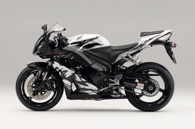 Honda CBR600RR (2010) Leyla