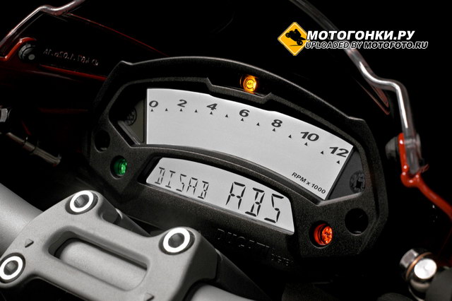 Ducati Monster 796 - приборная панель