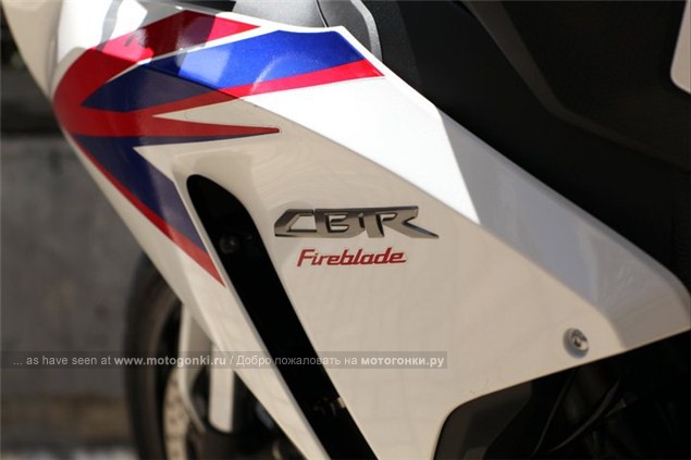 В производстве обтекателей Honda пошла по тому же пути, что и с VFR1200 В производстве обтекателей Honda пошла по тому же пути, что и с VFR1200