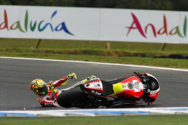 Падение Валентино Росси в Phillip Island Падение Валентино Росси в Phillip Island