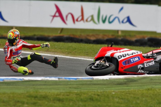 Падение Валентино Росси в Phillip Island Падение Валентино Росси в Phillip Island
