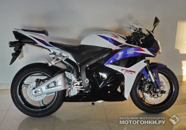 Honda CBR600RR (2012) - 399 900 руб. Honda CBR600RR (2012) - 399 900 руб.