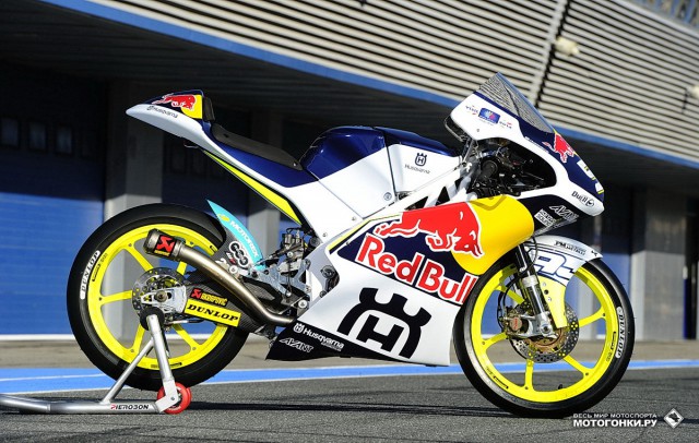Red Bull HUSQVARNA Ajo Racing / Danny Kent & Niclas Ajo / Courtesy by Gold and Goose Red Bull HUSQVARNA Ajo Racing / Danny Kent & Niclas Ajo / Courtesy by Gold and Goose